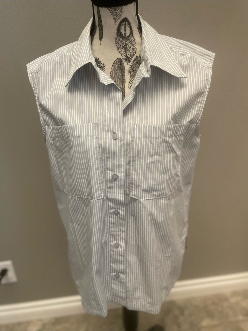 BANANA REPUBLIC Sleeveless Button-Down Shirt - White with Light Gray Pinstripes